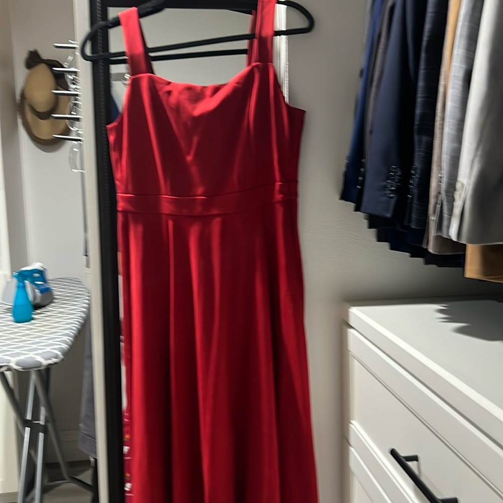 Goelia gorgeous red midi dress, square neck, lined,  stretchy material.N…